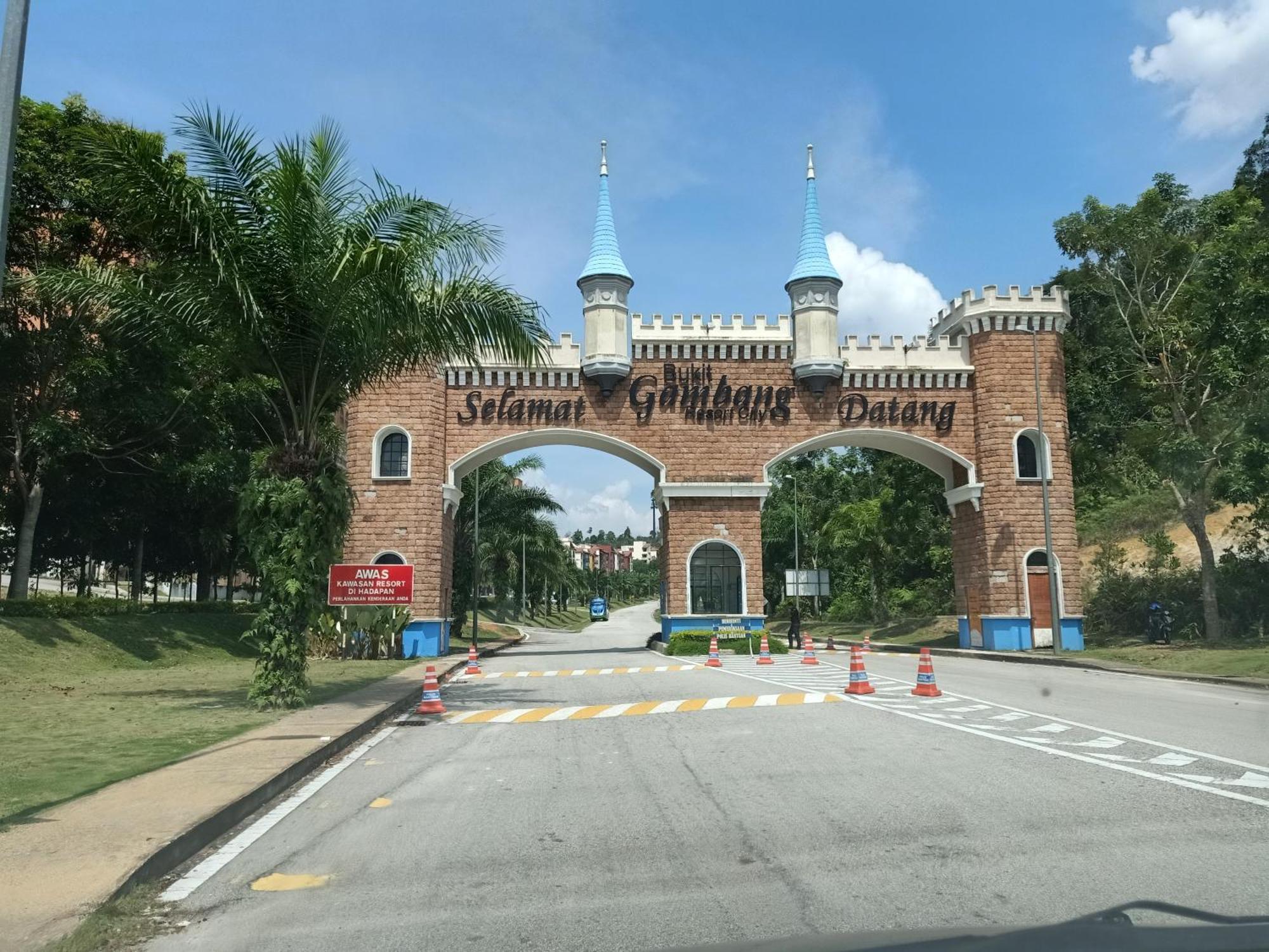 Homemuslim Gambang Kampong Pohoi Rum bild